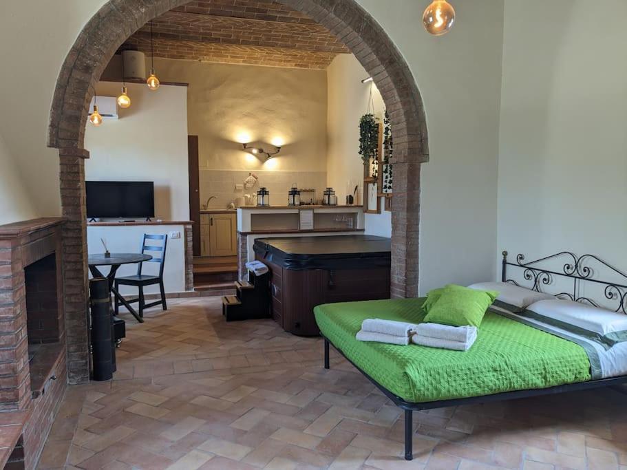 Relax Nella Jacuzzi In Toscana Colle Val D'Elsa Exterior foto