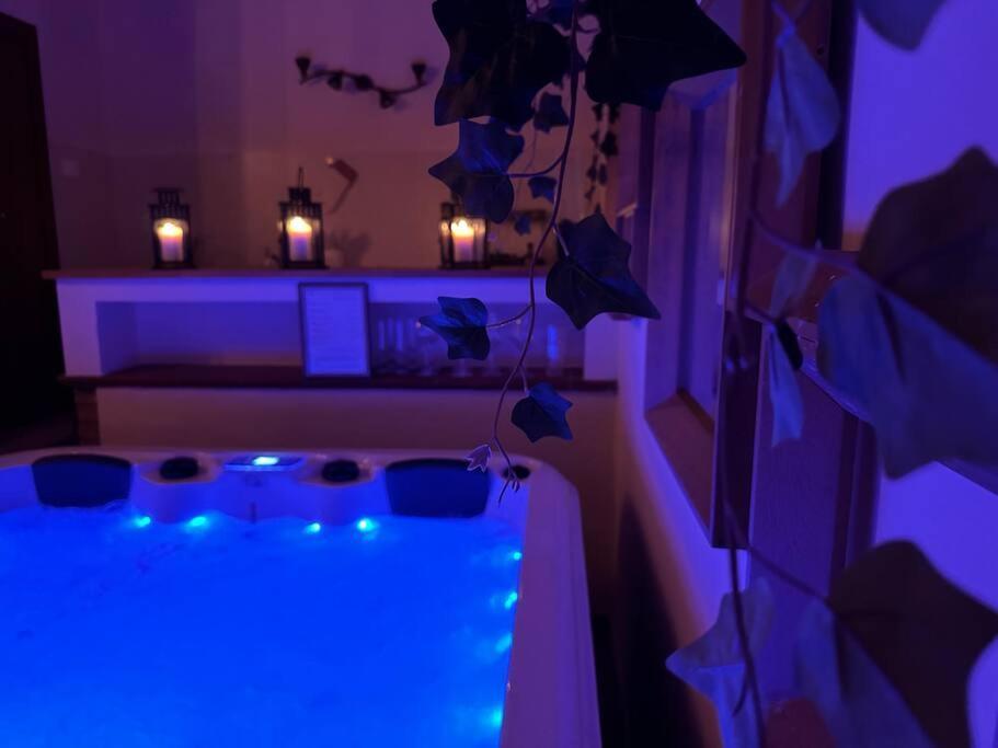 Relax Nella Jacuzzi In Toscana Colle Val D'Elsa Exterior foto