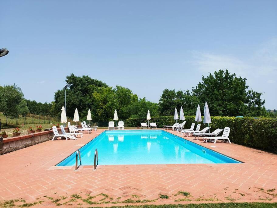 Relax Nella Jacuzzi In Toscana Colle Val D'Elsa Exterior foto